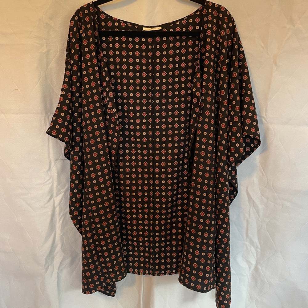 Black and Red Patterned Kimono